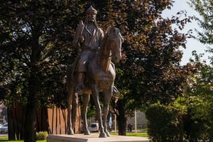 Budapest: Old Buda Walking Tour & Folk Music Performance