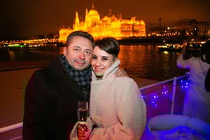 Boedapest: Prosecco-cruise op Valentijnsdag met dj en snacks