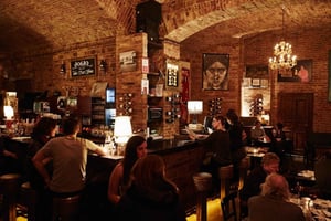 Wine Tasting Walk in Jewish Quarter Bars