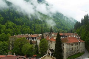 Fra Sofia: Rila-klosteret og valgfri dagstur til St. Ivan-hulen