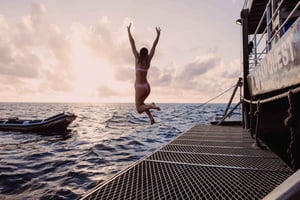 Cairns: Great Barrier Reef Overnight Snorkeling Boat Trip