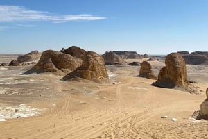 2-Daagse Zwarte & Witte Woestijnen Tour en Activiteiten