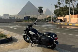 El Cairo: tour de día completo por la ciudad en motocicleta Harley Davidson