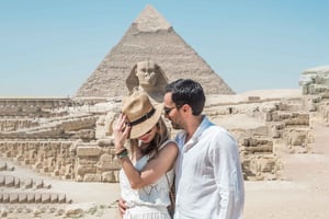 Cairo: Private Half-Day Pyramids Tour with Photographer