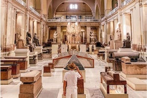 Kairo: Pyramiden & Museum Layover Tour mit Flughafentransfer