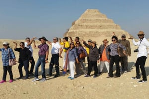 Le Caire : Excursion d'une journée à Djoser, la pyramide coudée et Memphis