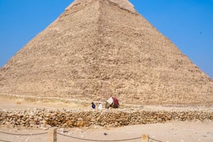 Desde El Cairo/Giza: tour de 1 día a las pirámides, Menfis y Saqqara