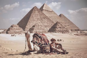 Da Hurghada: Viaggio di un giorno alle Piramidi e al Museo del Cairo in aereo