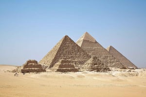 Visite privée des pyramides de Gizeh et du Sphinx depuis Le Caire avec déjeuner