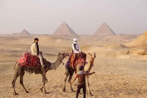El Cairo: Excursión a las Pirámides de Guiza con safari en quad y paseo en camello
