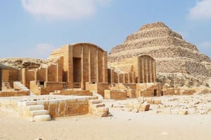Memphis, Saqqara ja Dahshur Päiväretki Kairosta käsin