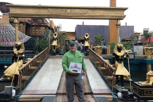 Cairo: Nile Pharaoh Dinner Cruise, Belly Dance & Tanoura