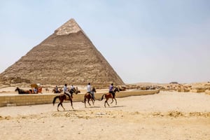 Fra Kairo/Giza: Dagstur til pyramiderne, Memphis og Sakkara