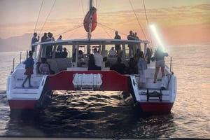 SUNSET BOUT CRUISE- Waterfrnt Cape Town (Hotel pickup incl.)