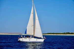 Avventura di mezza giornata in barca a vela nell'isola di Sal - 3 ore