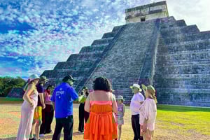 Cancun: Tour di Chichen Itza, Cenote e Valladolid con pranzo