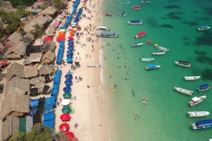 Cartagena: Tour tradicional Playa blanca barú en autobús