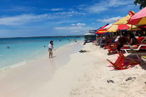 Cartagena: Traditional Daytour to Playa Blanca By Bus!