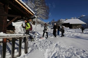 Chamonix Mont-Blanc - Vandring med snøsko, melkestall, måltid med raclette