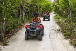 Landausflug in Cozumel: ATV-Tour zur Jadehöhle und Tequila-Verkostung