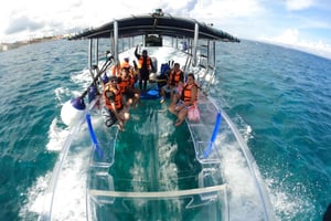 Cozumel: Tour in barca trasparente con snorkeling e 2 birre, barca trasparente