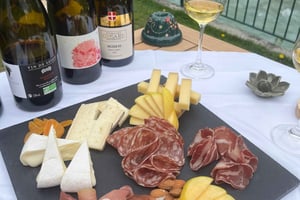 Descobre Chamonix com um local e desfruta de um aperitivo francês