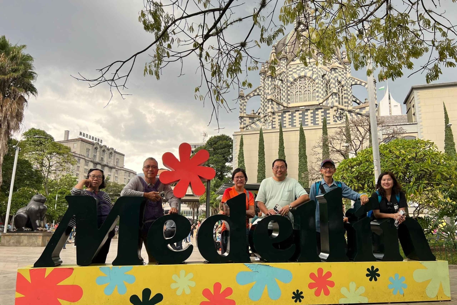 Centro comercial y galerías de arte/museo