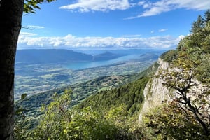 Экскурсия из Анси: поход с гидом к Круа-дю-Ниволе