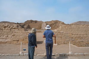 リマから：パチャカマック考古学ツアー＆ランチショー