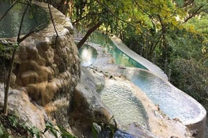 Från Mexico City. Besök La Gloria, paradiset i Tolantongo