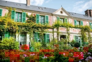 Desde París: excursión guiada de un día a Giverny y al Palacio de Versalles