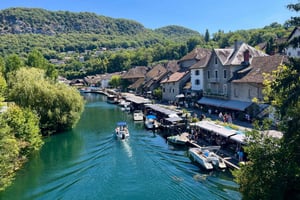 Avgang fra Annecy og Aix les Bains: Besøk Chanaz og cruise på innsjøen