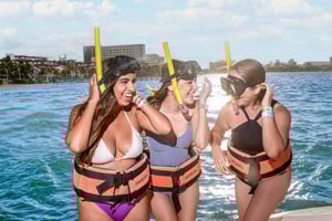 カンクン発ムヘーレス島カタマラン船ツアーをご利用ください