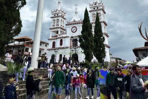 Tour di Mazamitla da Guadalajara con visita a Mundo Aventura