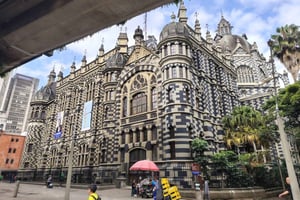 Medellin: Rondleiding met gids met culinaire stops