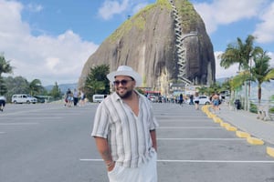 Medellín: Retki Guatapéen, Peñoliin ja veneajelu, sisältäen lounaan ja aamiaisen