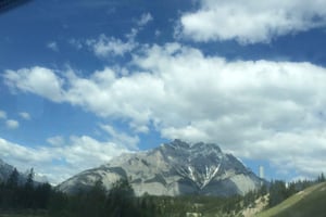 Autobus wahadłowy z minivanem: Canmore  Calgary