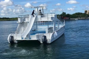 Punta Cana: Cana Cana: Catalinan saaren risteily lounaalla ja avoimella baarilla