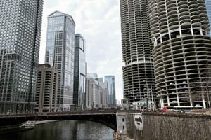 Chicago: Downtown TV and Movie Sites Walking Tour