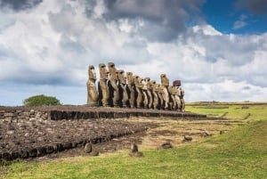 Isla de Pascua: El Camino de los Moai Tour Arqueológico Privado