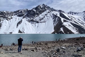 El Yeso Reservoir + Concha y Toro Winery /Private Transport