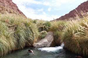 Сан-Педро-де-Атакама: Поход к бассейнам каньона