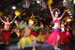 Santiago: Cena polinesiana con spettacolo Bali Hai e trasferimento