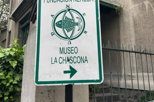 Santiago | La Moneda | Main square | Neruda's La Chascona