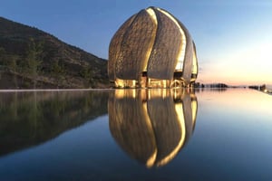 Santiago: Private City Tour with Neruda Museum