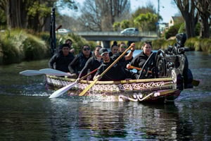 Christchurch: Experiencia Waka Paddling en el río Avon