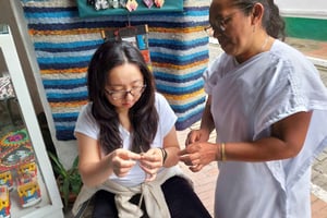 Workshop i fremstilling af traditionelle tasker Bogotá Cultural Hands-On Tour