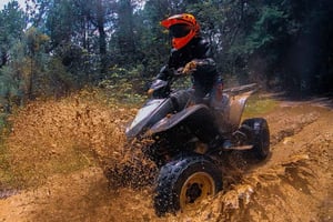 ATV-Abenteuer in den Bergen von Medellin