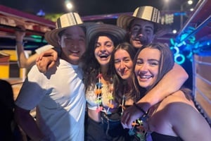 Bogotá: Party Bus & Pub Crawl! Drinkar, klubbar, buss och kul