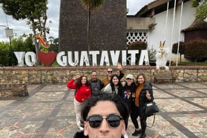 Bogotá: Tour Laguna de Guatavita, povoado, Casa Loca